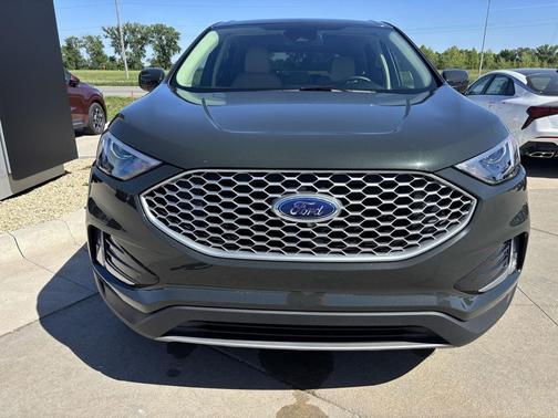 Forged Green Metallic 2024 Ford Edge SEL