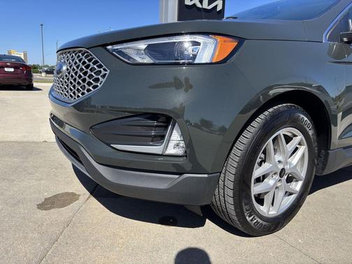 Forged Green Metallic 2024 Ford Edge SEL