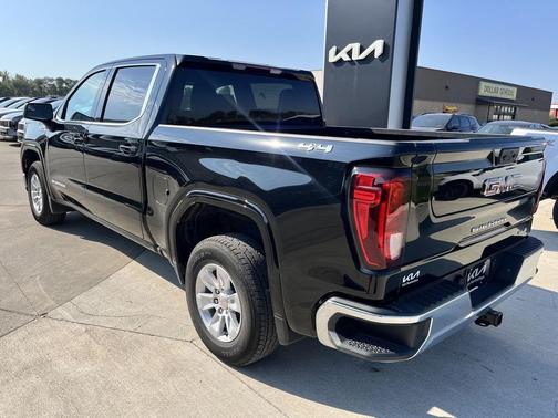 2024 GMC Sierra 1500 SLE