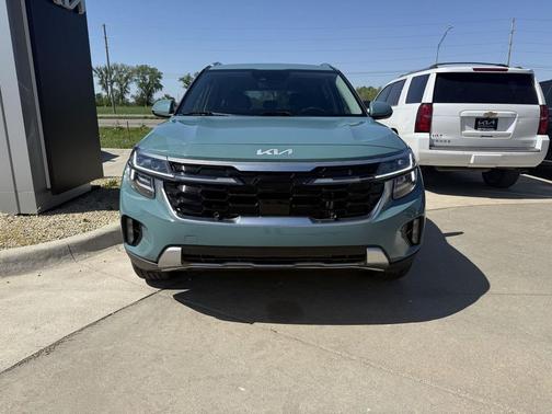 Pluton Blue 2024 Kia Seltos SX Turbo