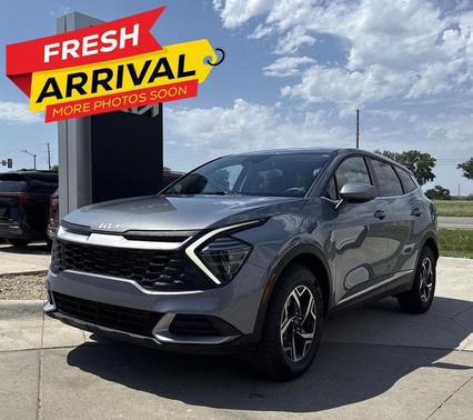 Everlasting Silver 2025 Kia Sportage LX