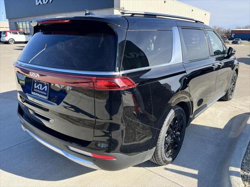 2022 Kia Carnival SX