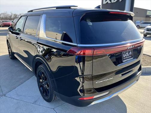 2022 Kia Carnival SX