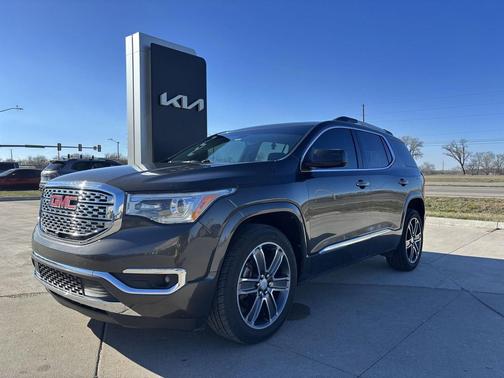 2019 GMC Acadia Denali