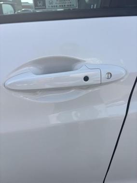 Platinum White Pearl 2021 Honda HR-V EX