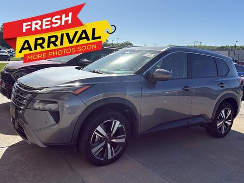 Gun Metallic 2024 Nissan Rogue SL
