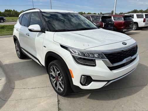 Snow White Pearl 2021 Kia Seltos SX Turbo