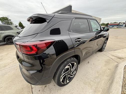 Mosaic Black Metallic 2026 Chevrolet Trailblazer RS