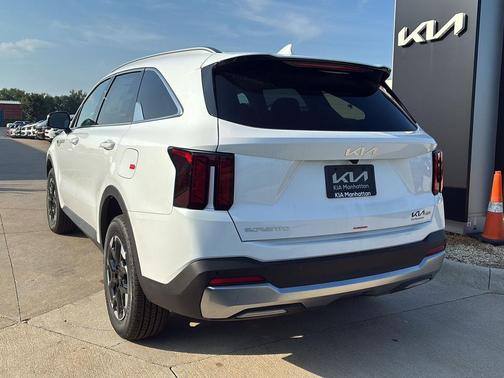 Glacial White Pearl 2026 Kia Sorento S