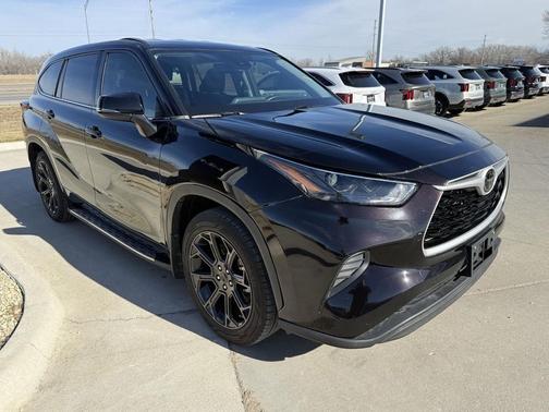2022 Toyota Highlander L