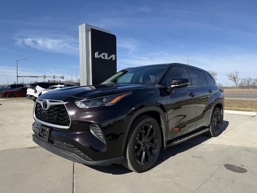 2022 Toyota Highlander L