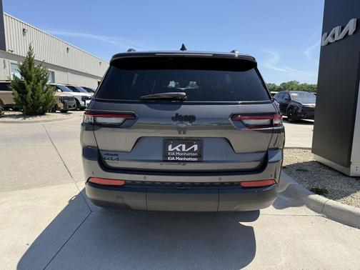 Baltic Gray Metallic Clearcoat 2025 Jeep Grand Cherokee L Altitude