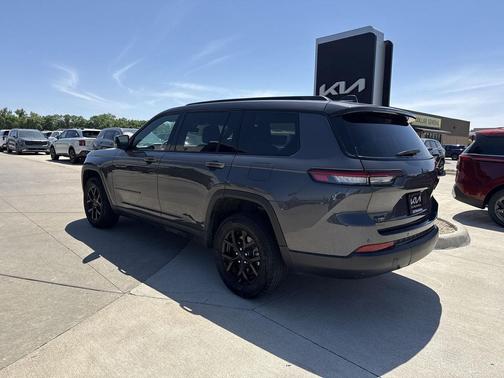 Baltic Gray Metallic Clearcoat 2025 Jeep Grand Cherokee L Altitude