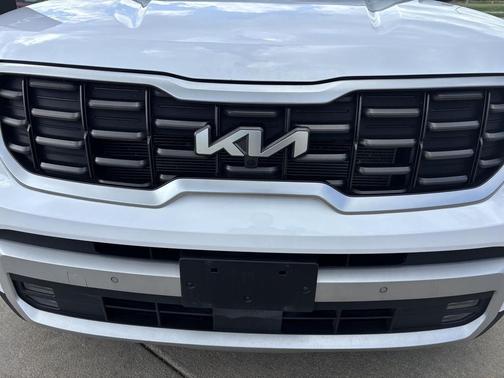Glacial White Pearl 2024 Kia Telluride SX