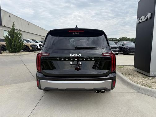 Ebony Black 2025 Kia Telluride S