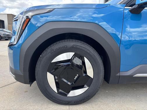 Ocean Blue 2024 Kia EV9 Wind