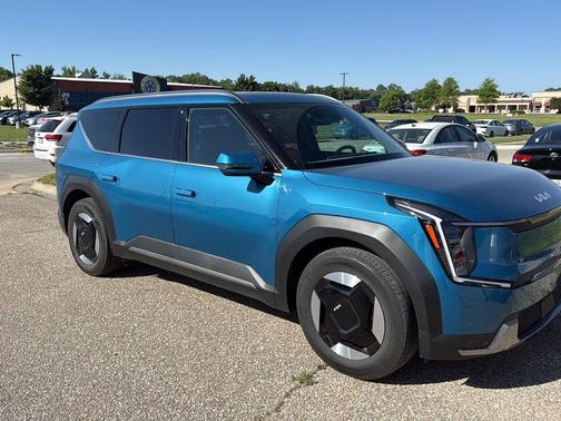 Ocean Blue 2024 Kia EV9 Wind