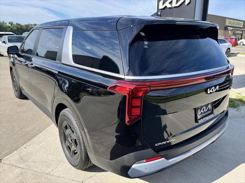 2025 Kia Carnival LXS