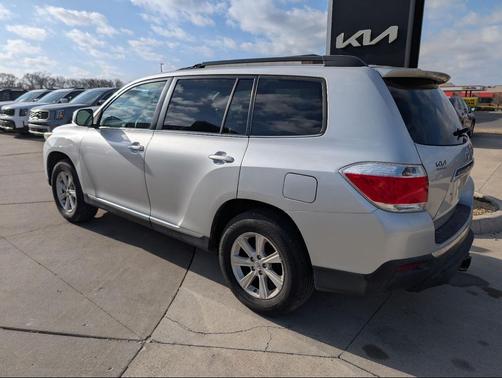 2011 Toyota Highlander SE