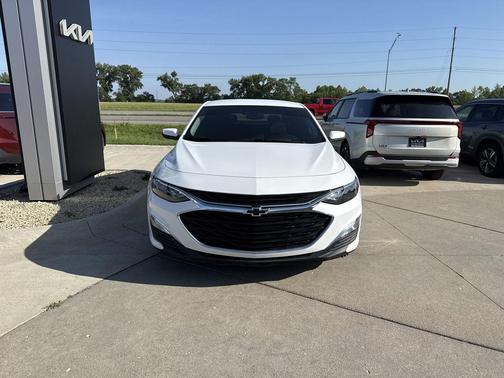 Summit White 2024 Chevrolet Malibu FWD RS