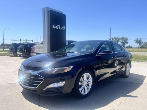 2021 Chevrolet Malibu FWD LT