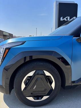 Ocean Blue Matte 2024 Kia EV9 Land