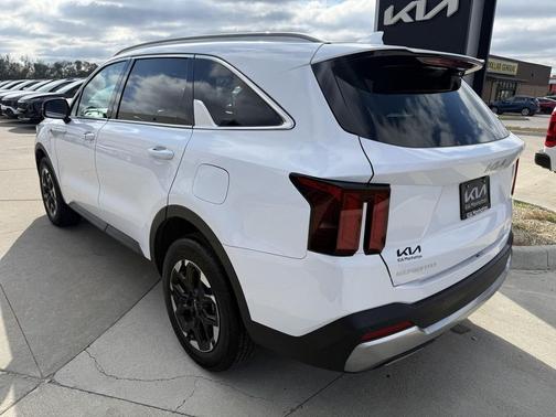 2024 Kia Sorento S
