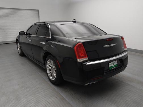 2016 Chrysler 300C Base