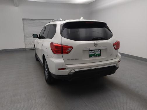 2019 Nissan Pathfinder SL