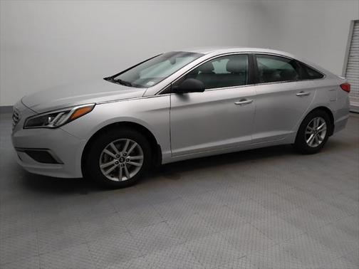 2017 Hyundai SONATA SE