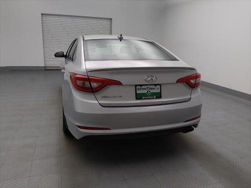 2017 Hyundai SONATA SE