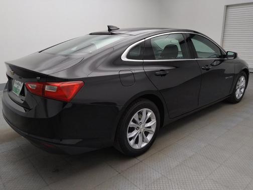 Mosaic Black Metallic 2024 Chevrolet Malibu FWD 1LT
