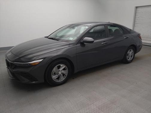2024 Hyundai ELANTRA SE