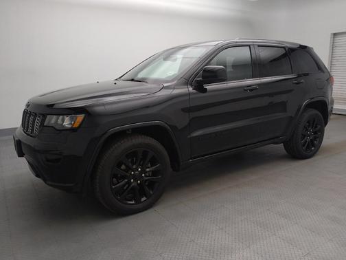 Diamond Black Crystal Pearlcoat 2019 Jeep Grand Cherokee Altitude