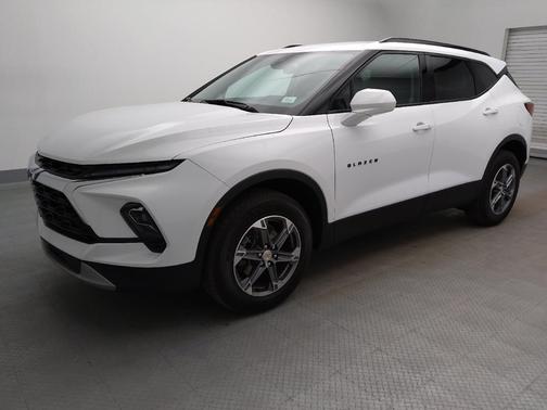 Summit White 2024 Chevrolet Blazer 2LT