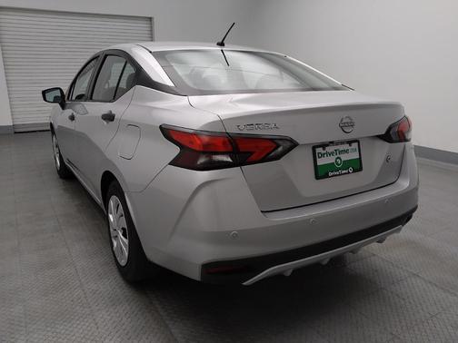 Brilliant Silver Metallic 2024 Nissan Versa 1.6 S