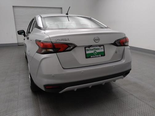 Brilliant Silver Metallic 2024 Nissan Versa 1.6 S
