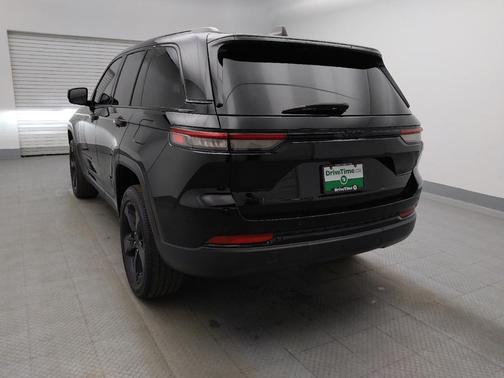 Diamond Black Crystal Pearlcoat 2023 Jeep Grand Cherokee Altitude