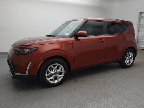 Mars Orange 2025 Kia Soul LX