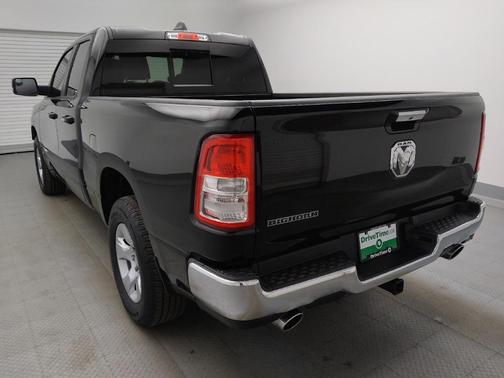 Diamond Black Crystal Pearlcoat 2019 RAM 1500 Big Horn