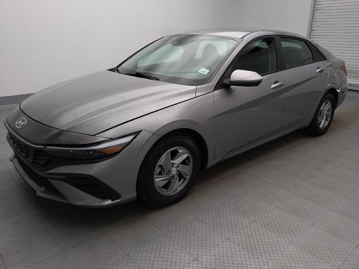 Fluid Metal 2025 Hyundai ELANTRA SE