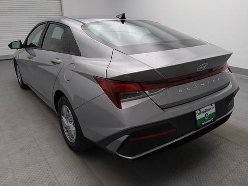 Fluid Metal 2025 Hyundai ELANTRA SE