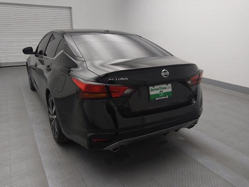 2022 Nissan Altima SR FWD