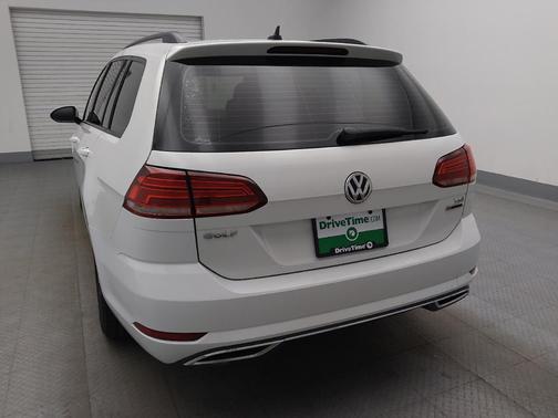 White 2018 Volkswagen Golf SportWagen TSI S