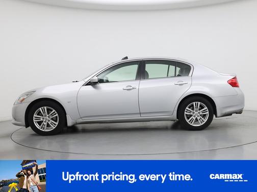 Silver 2015 INFINITI Q40
