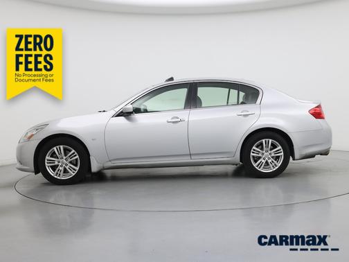 Silver 2015 INFINITI Q40