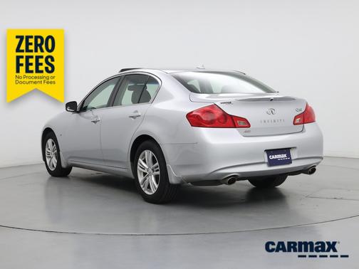Silver 2015 INFINITI Q40