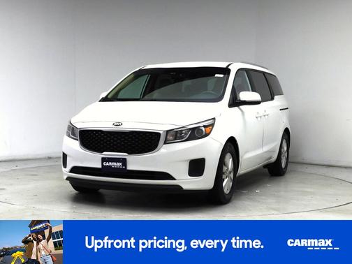 White 2016 Kia Sedona LX