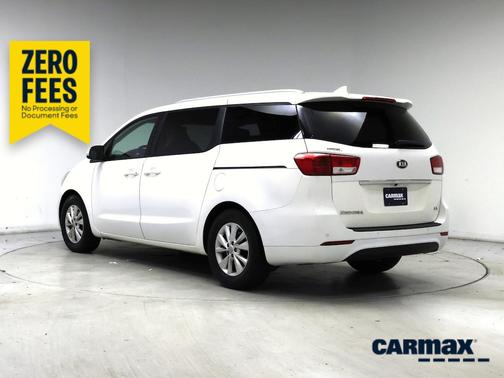 White 2016 Kia Sedona LX