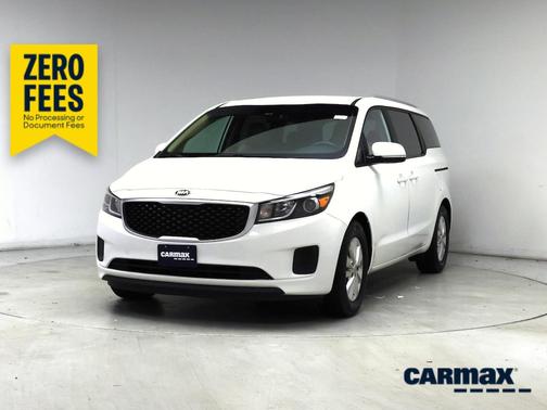 White 2016 Kia Sedona LX